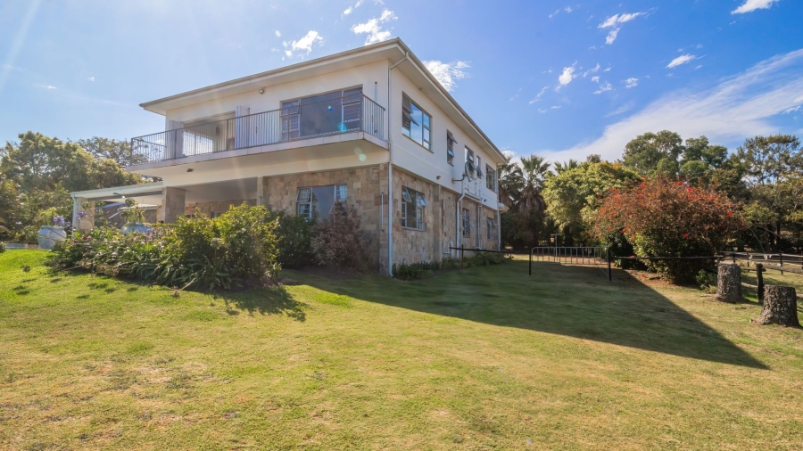 5 Bedroom Property for Sale in Sunrise On Sea Eastern Cape